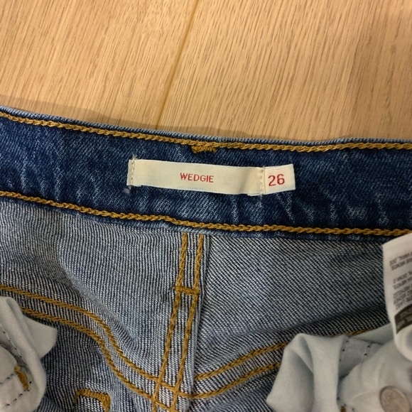 Levie's wedgie jean - Picture 3 of 5
